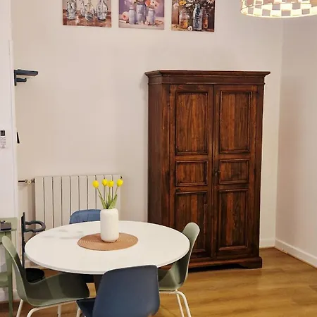 Casa Dell'arco, Historical Center